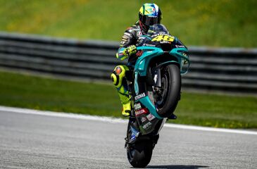 Začal na motokáře, stal se nejslavnějším motocyklovým závodník na světě. Detailní ohlédnutí za kariérou Valentina Rossiho