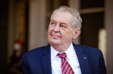 Senát i Poslanecká sněmovna budou projednávat odebrání pravomocí prezidenta Miloše Zemana